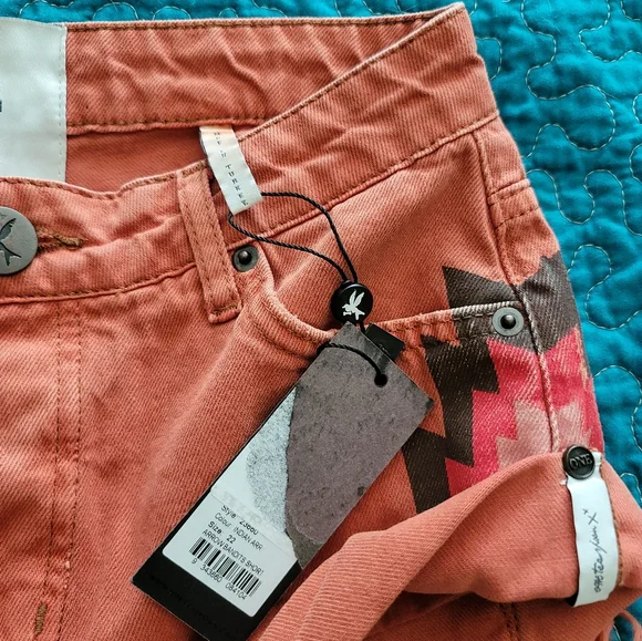 OneTeaspoon Burnt Jean Shorts -22 - Picture 3 of 9